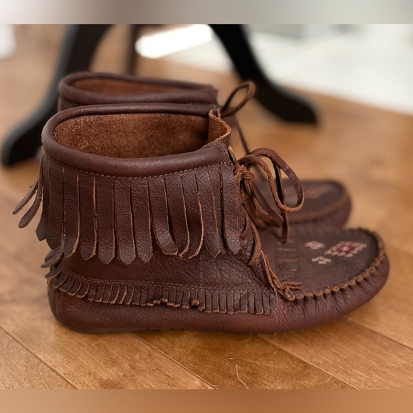 Manitoba Mukluks The Harvester Moccasin - Grain Leather - Picture 2 of 7